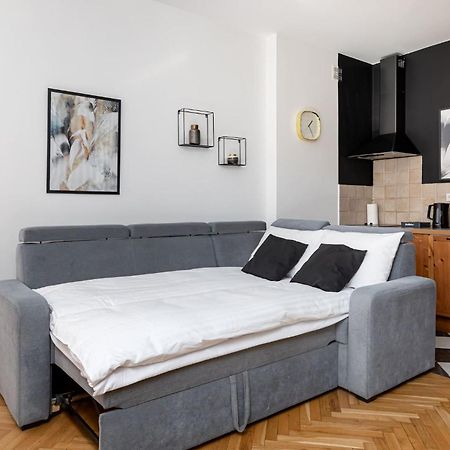 Fashioned Apartment Rycerska By Noclegi Renters Warsaw Exterior photo