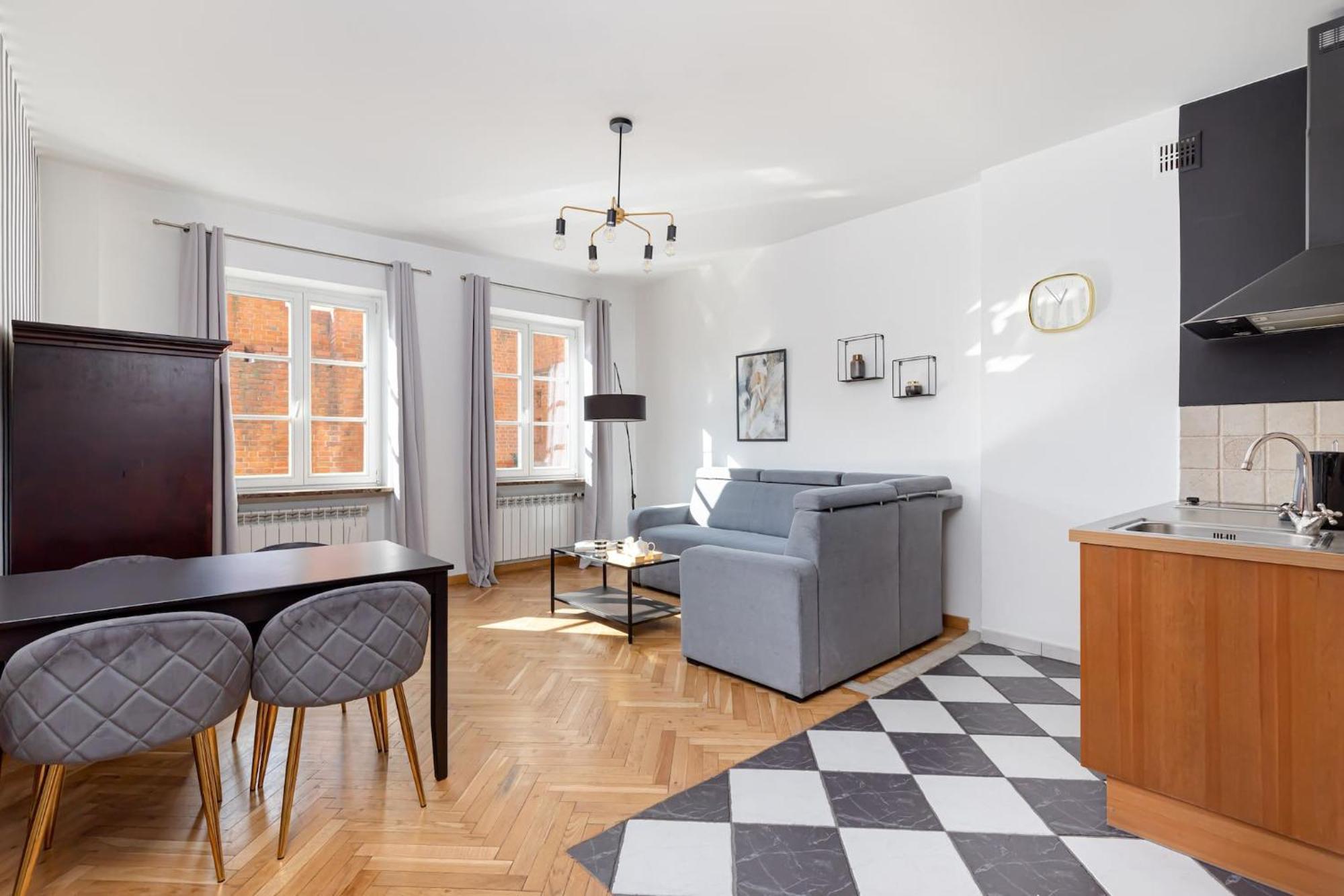 Fashioned Apartment Rycerska By Noclegi Renters Warsaw Exterior photo